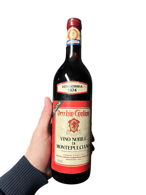 Vecchia Cantina Vino Nobile Di Montepulciano 1974 Riserva Capsul -vaurio