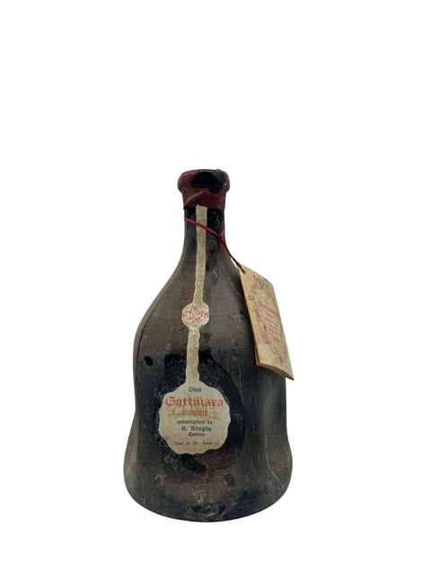 Pullo Gattinara G. Grogola 1978 punaviiniä etiketillä