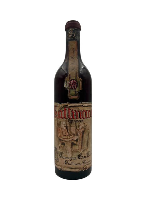 Pullo Gattinara Travaglini 1977 punaviiniä