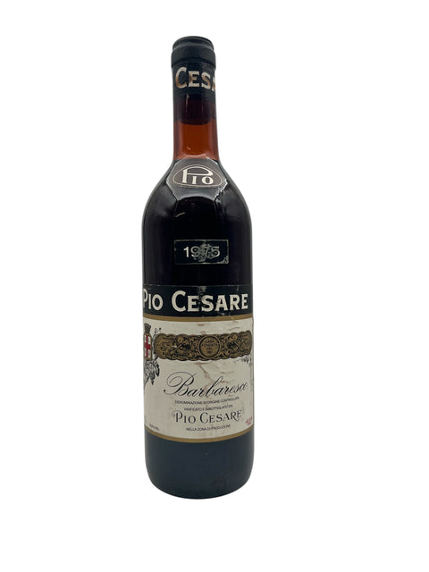 Barbaresco Pio Cesare 1975 pullo punaviiniä
