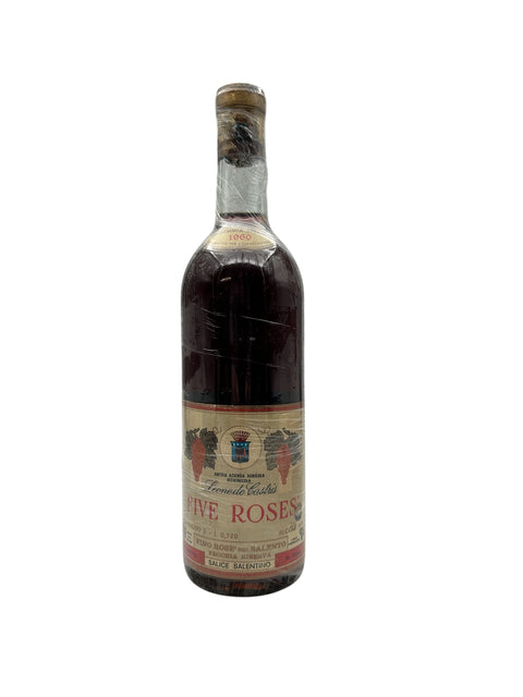 Pullo Five Roses Leone de Castris 1960 roséviiniä etiketillä