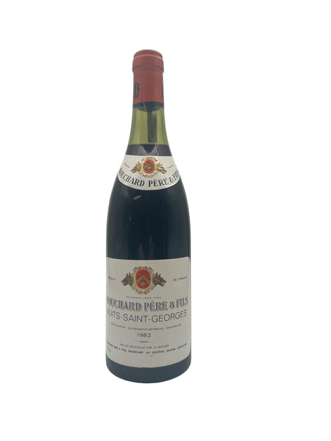 Pullo Nuits-Saint-Georges Bouchard Père & Fils 1982 punaviiniä