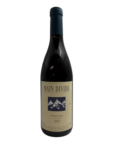 Pullo Main Divide Pinot Noir 2002 -punaviiniä Canterburysta