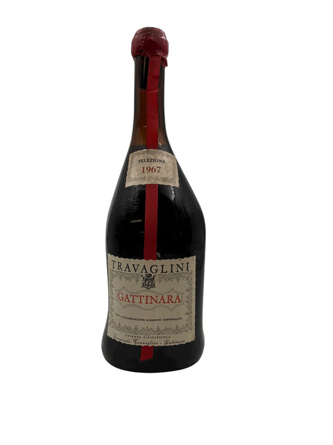 Pullo Gattinara Travaglini 1967 punaviiniä