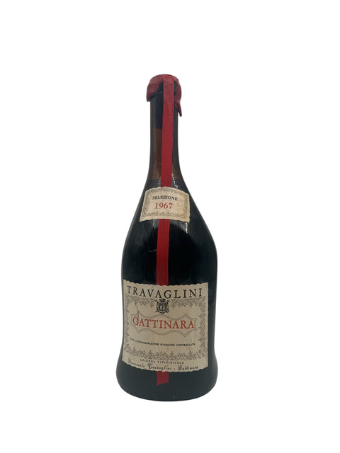 Pullo Gattinara Travaglini 1967 punaviiniä