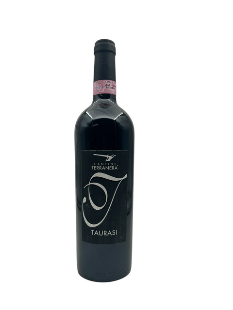 Pullo Taurasi Cantine Terranera 2016 punaviiniä