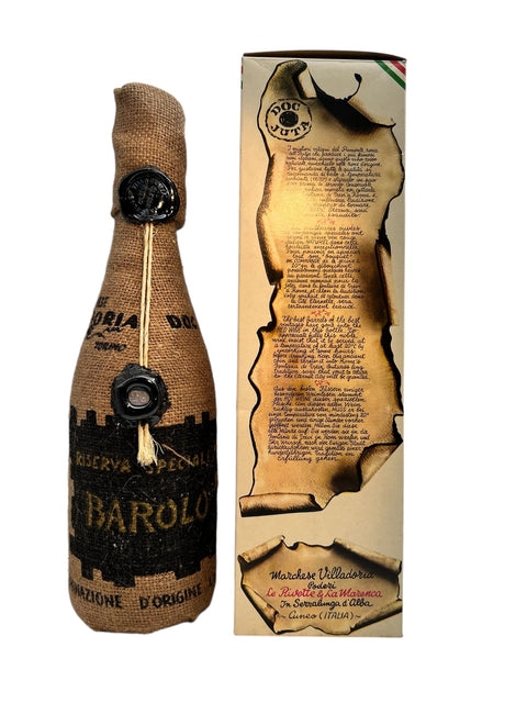 Barolo-pullo pakattu kanvaskääreeseen ja -laatikkoon