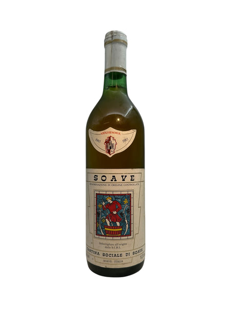 Pullo Soave-valkoviiniä Cantina Sociale vuodelta 1963