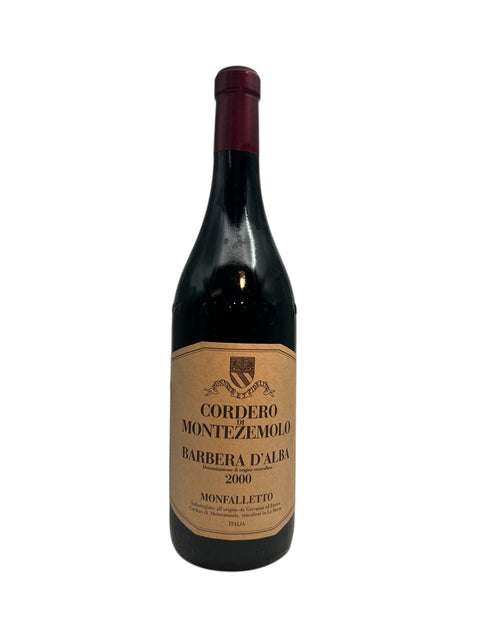 Pullo Barbera d'Alba Cordero di Montezemolo 2000 punaviiniä