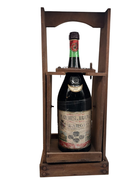 Barolo-pullo 1969 Marchesi di Barololta puulaatikossa